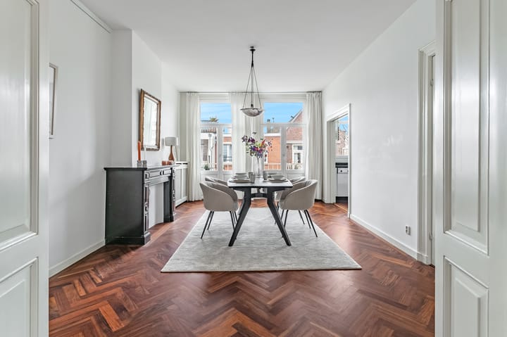 Foto 12 van Van Eeghenstraat 18-2