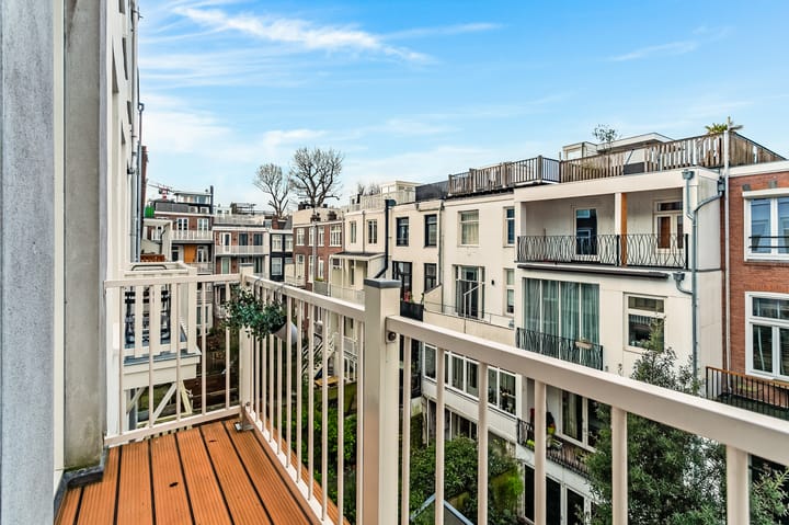 Foto 16 van Van Eeghenstraat 18-2