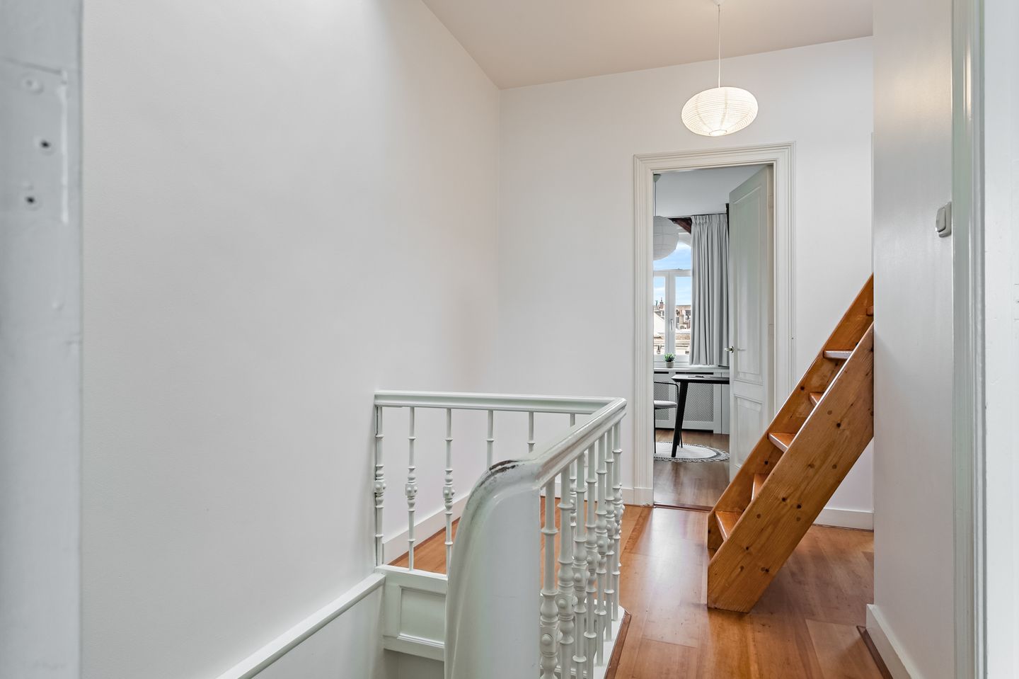 Foto 29 van Van Eeghenstraat 18-2