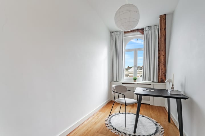 Foto 31 van Van Eeghenstraat 18-2