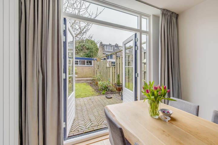 Foto 14 van Detmoldstraat 24