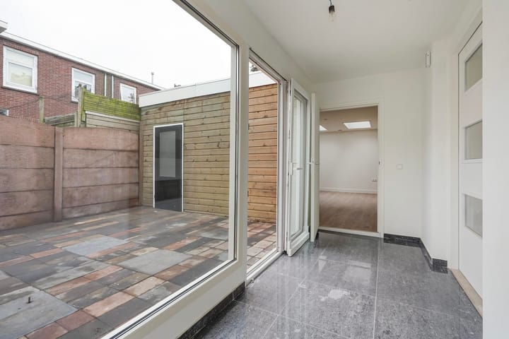 Photo 3 of Bussumsestraat 98