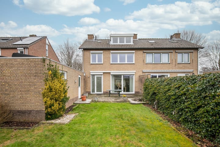 Foto 2 van Achter de Hoven 26