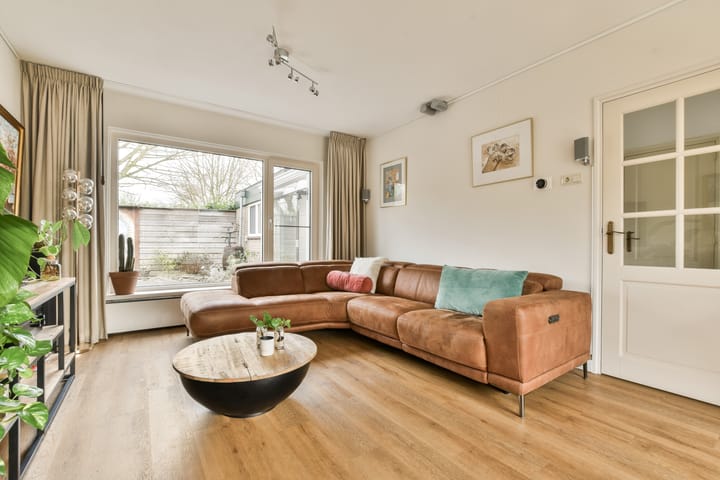 Photo 3 of Voorburgstraat 9