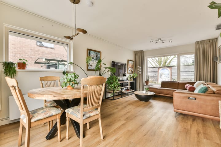 Photo 5 of Voorburgstraat 9