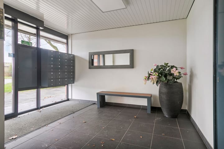 Photo 6 of P.J. Oudstraat 262