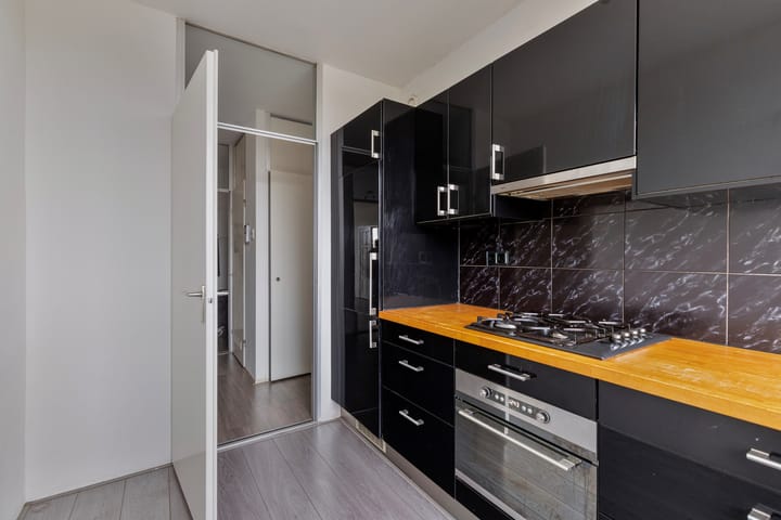 Photo 11 of P.J. Oudstraat 262