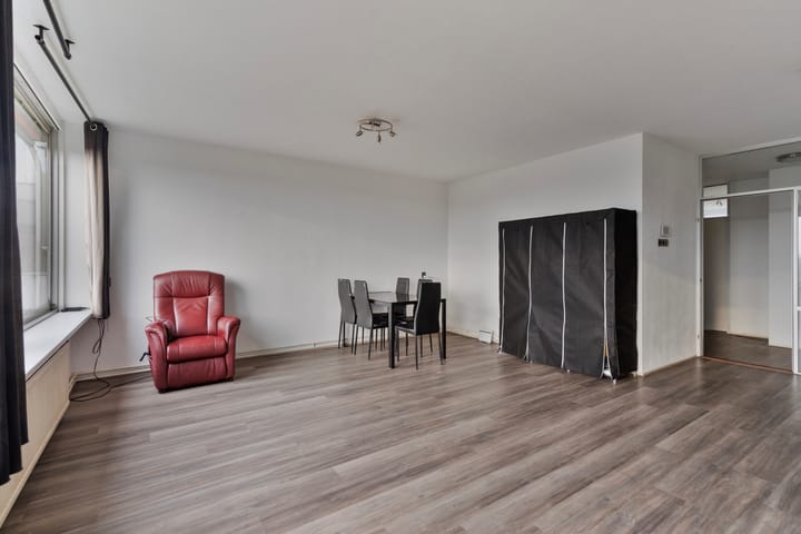 Photo 12 of P.J. Oudstraat 262