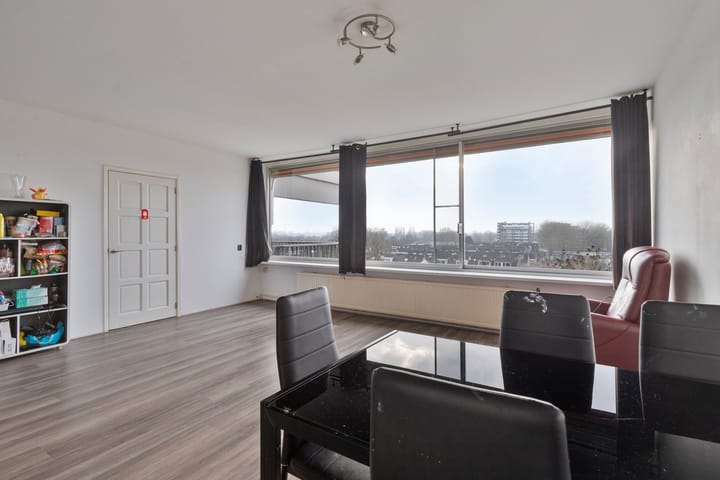 Photo 13 of P.J. Oudstraat 262