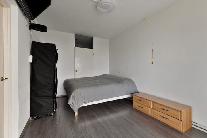 Photo 17 of P.J. Oudstraat 262