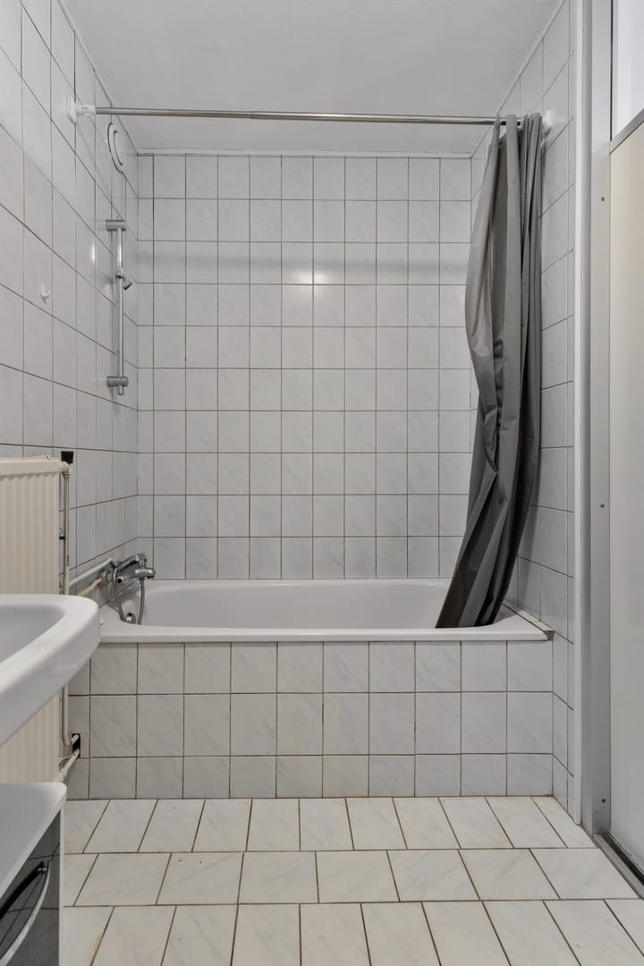 Photo 21 of P.J. Oudstraat 262