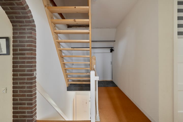 Foto 16 van Mgr. van de Venstraat 92