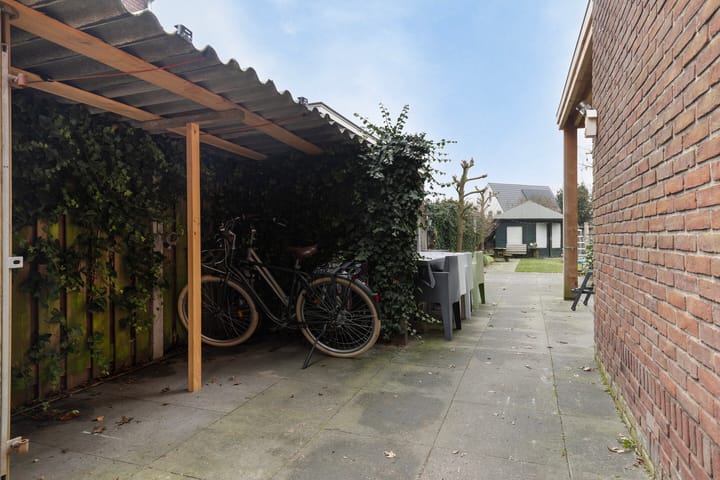 Foto 31 van Mgr. van de Venstraat 92