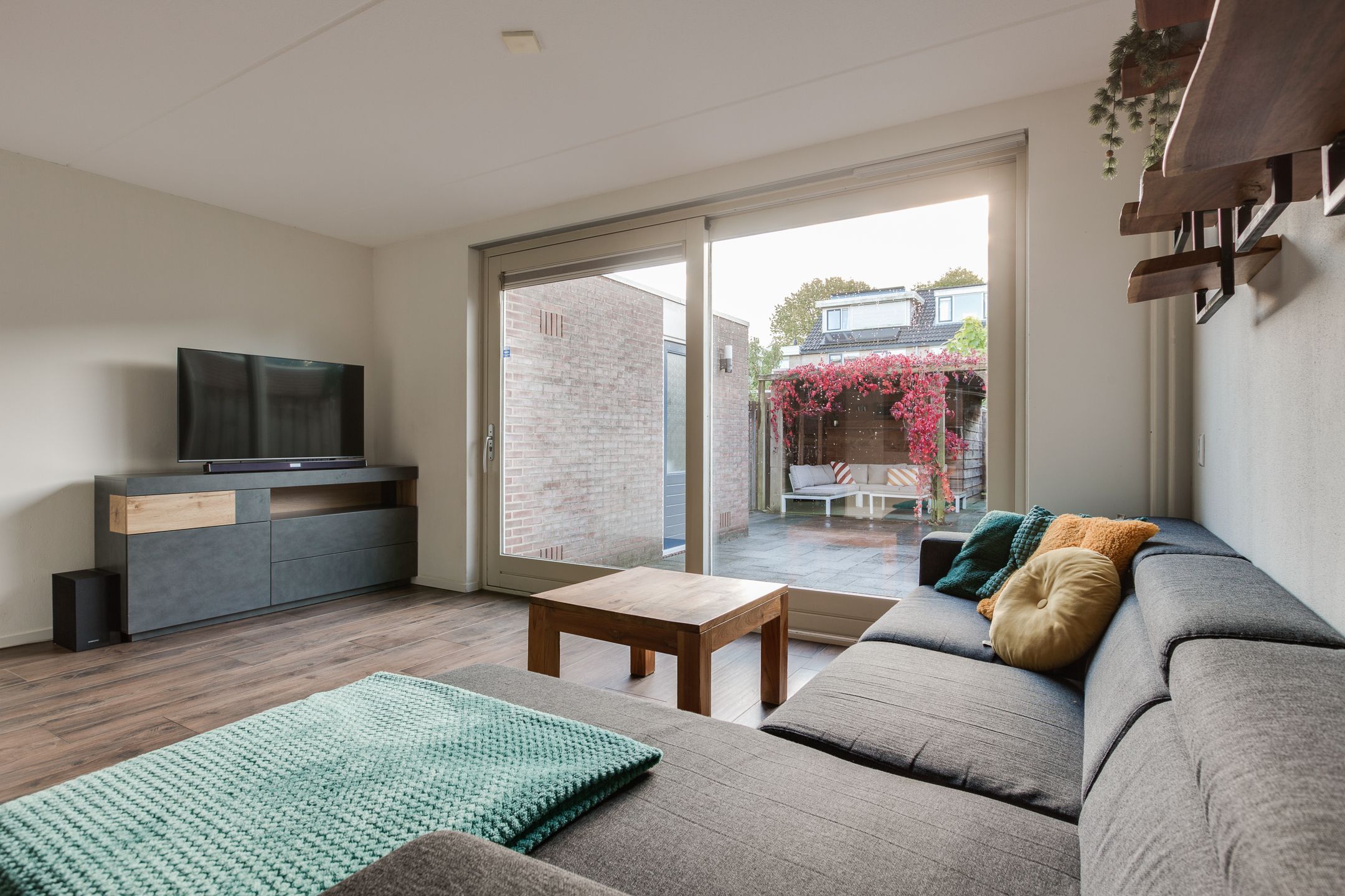 Foto 9 van Bronsmos 23