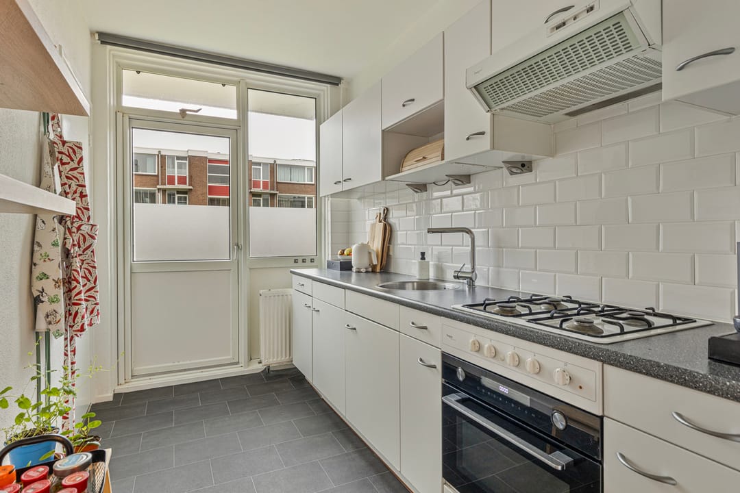 Foto 2 van van Hogendorplaan 48-D