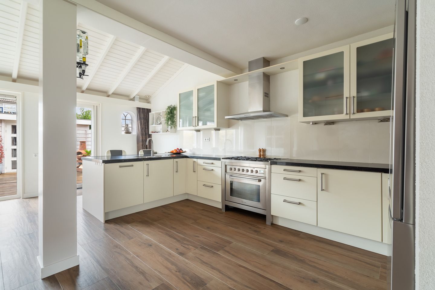 Foto 10 van Piet van der Veldenstraat 4