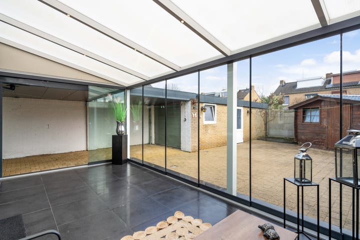 Photo 16 of Sophiestraat 17