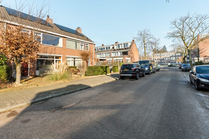 Photo 2 of Dromedarisstraat 12