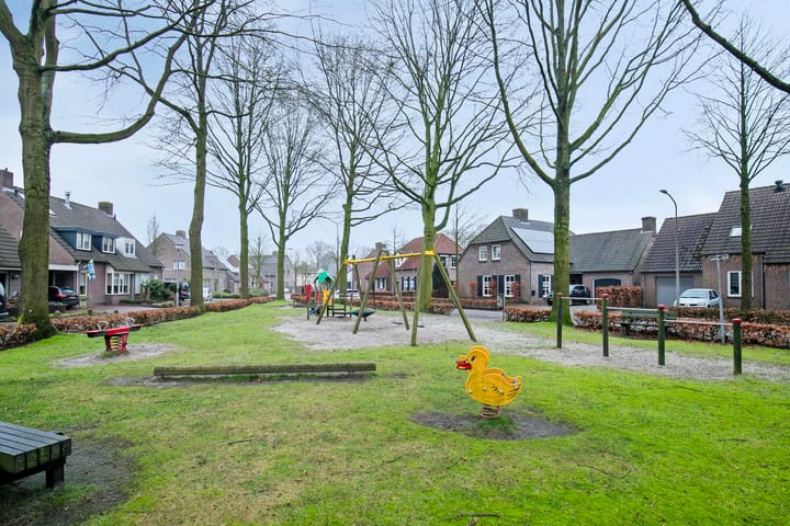 Foto 42 van Van Wagenbergstraat 1-B