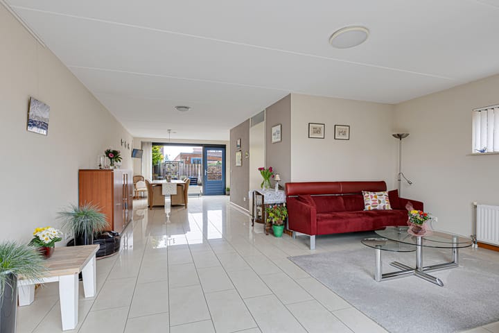 Foto 2 van Zonnedauw 47