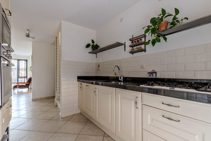 Foto 9 van Willem Hedastraat 85