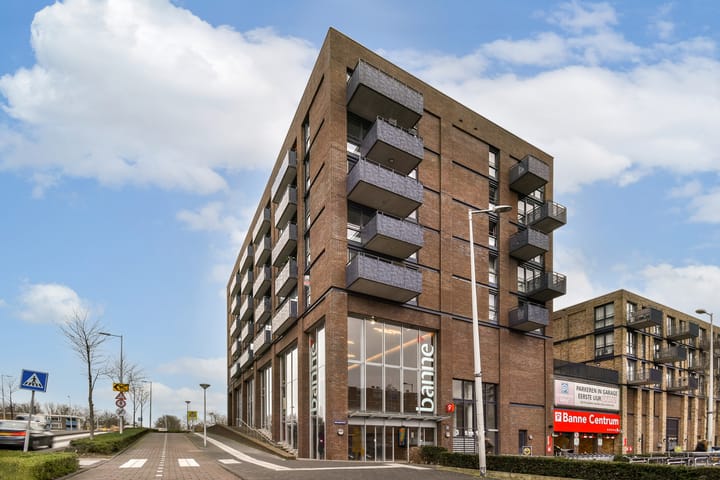 Foto 3 van Bezaanjachtplein 97