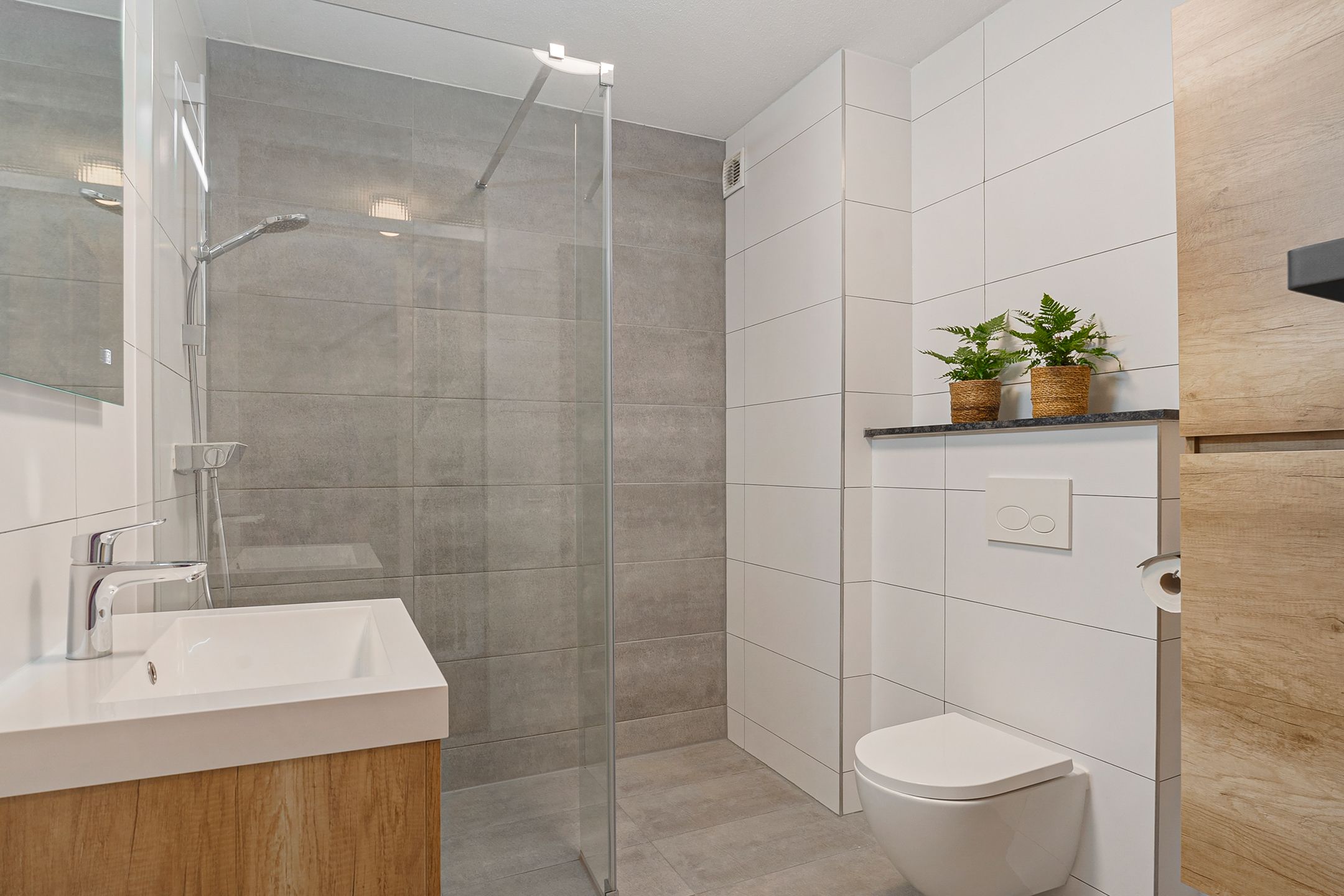 Photo 3 of Douglaslaan 31