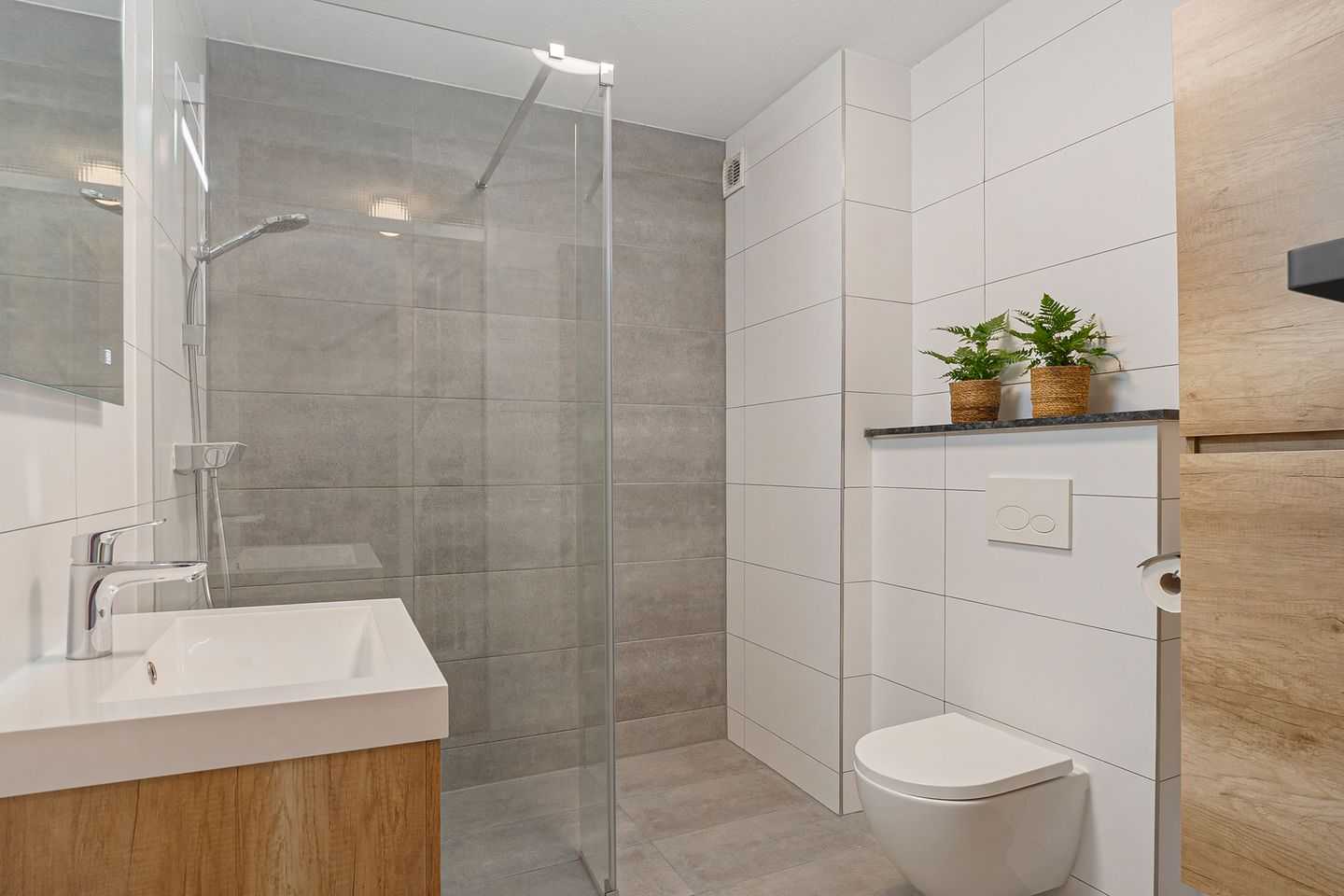 Photo 34 of Douglaslaan 31