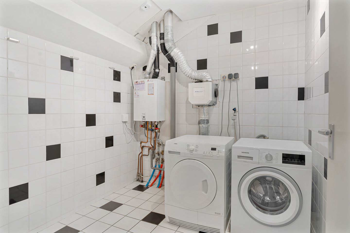 Photo 40 of Douglaslaan 31