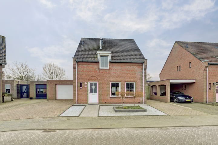 Foto 1 van Meester Beumersstraat 30