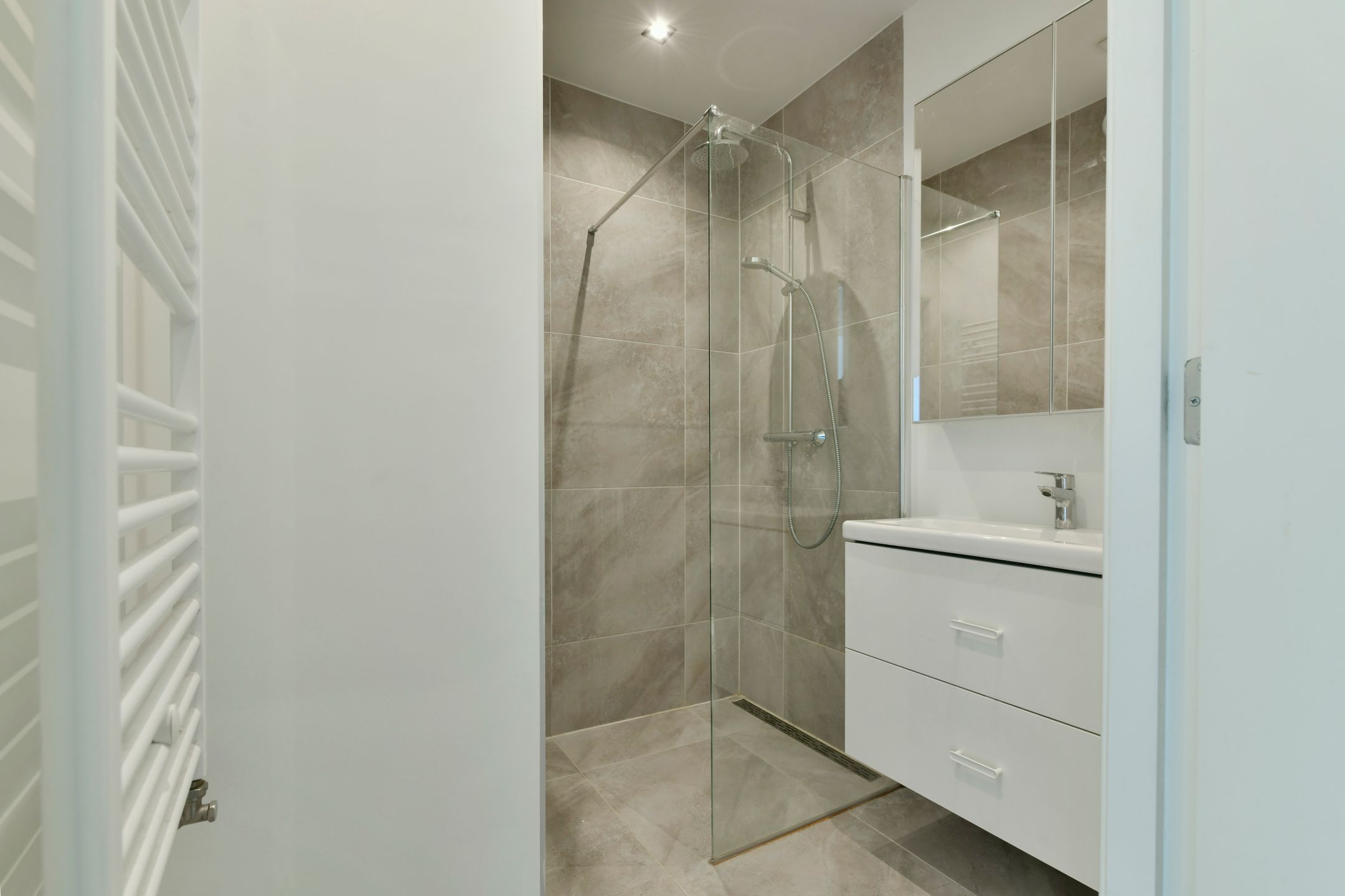 Photo 9 of Eerste Helmersstraat 209-3