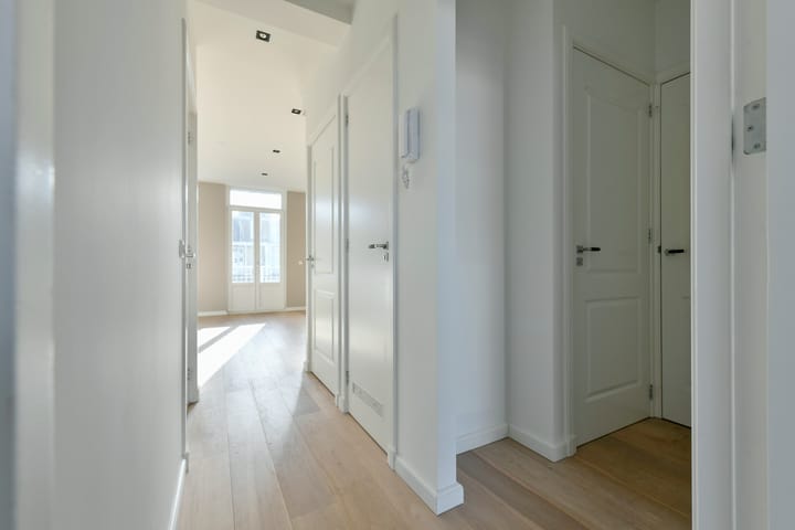 Photo 14 of Eerste Helmersstraat 209-3