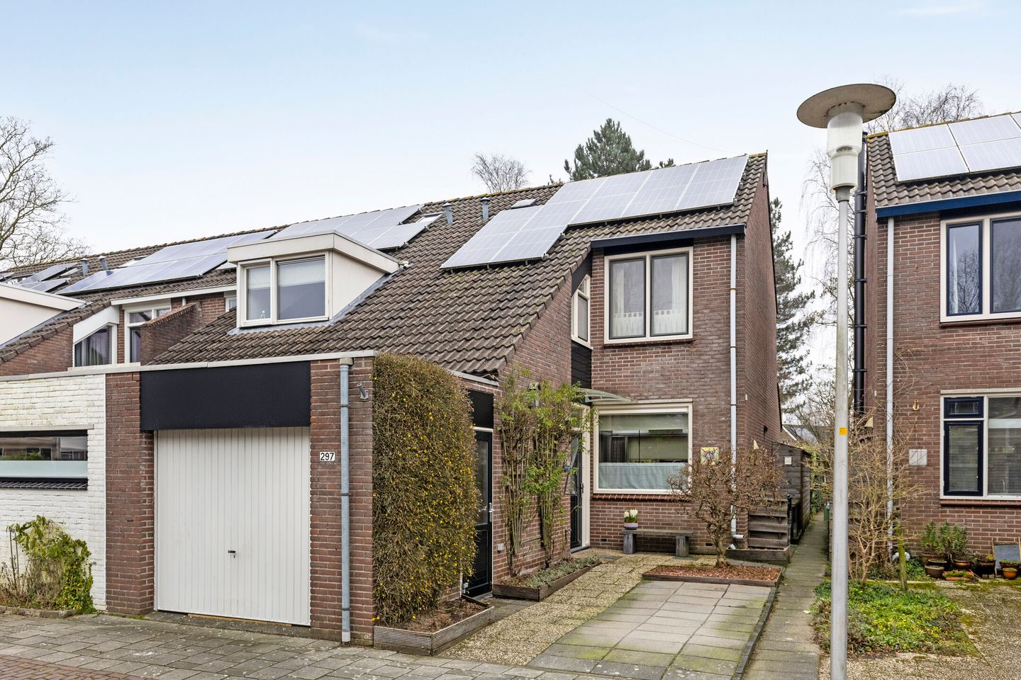 Foto 1 van Esdoornhof 297