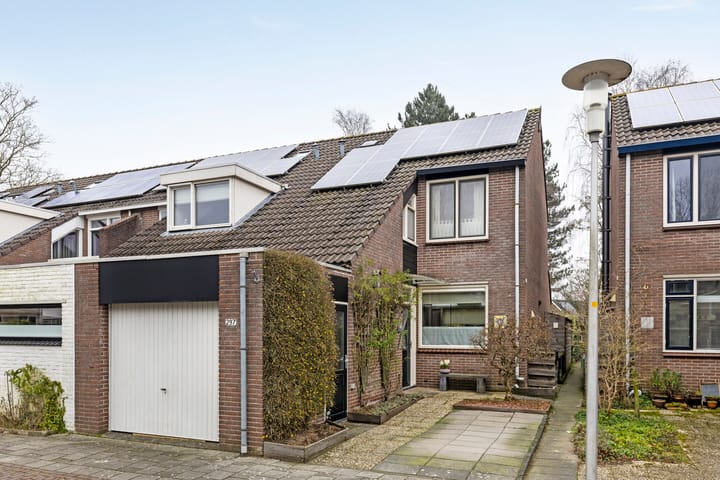 Foto 1 van Esdoornhof 297