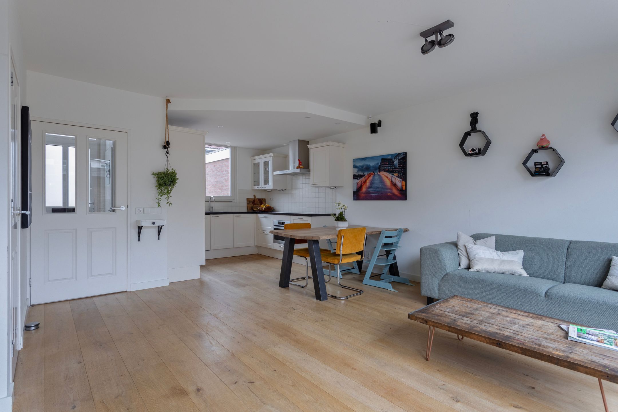 Photo 3 of Zeisstraat 42