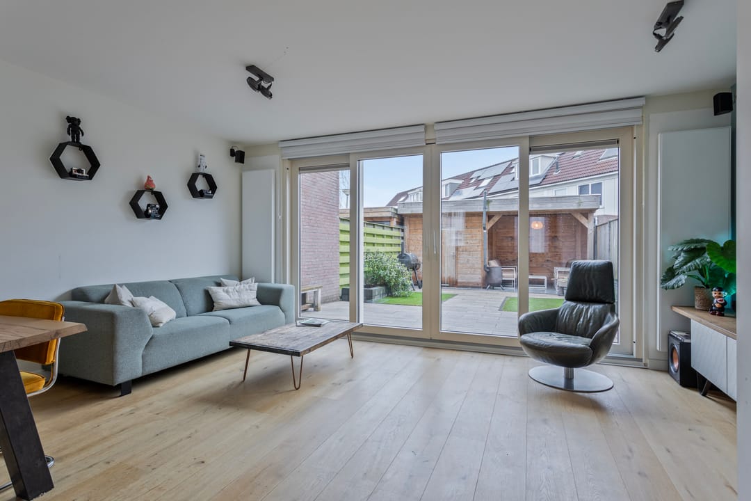 Photo 2 of Zeisstraat 42