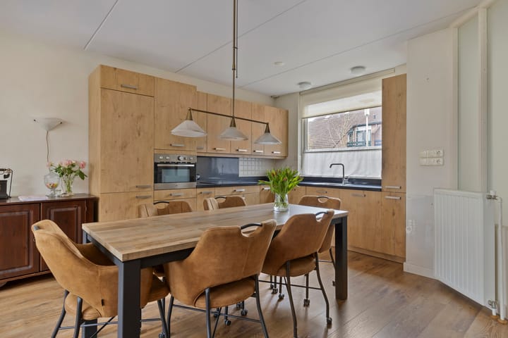 Foto 6 van Esdoornhof 297