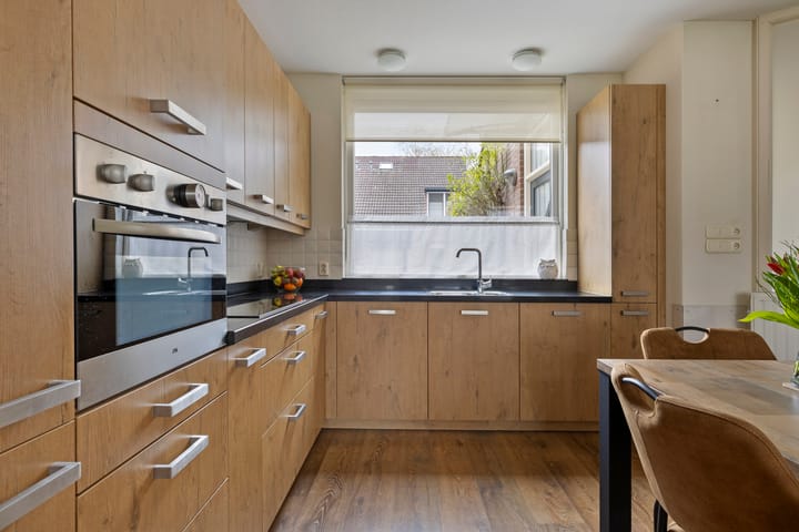 Foto 7 van Esdoornhof 297