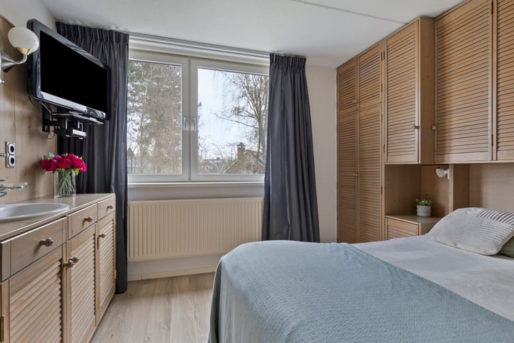 Foto 13 van Esdoornhof 297