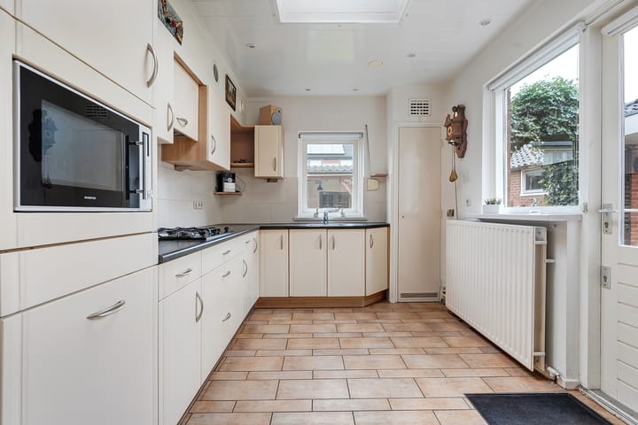 Foto 16 van Helmichstraat 12