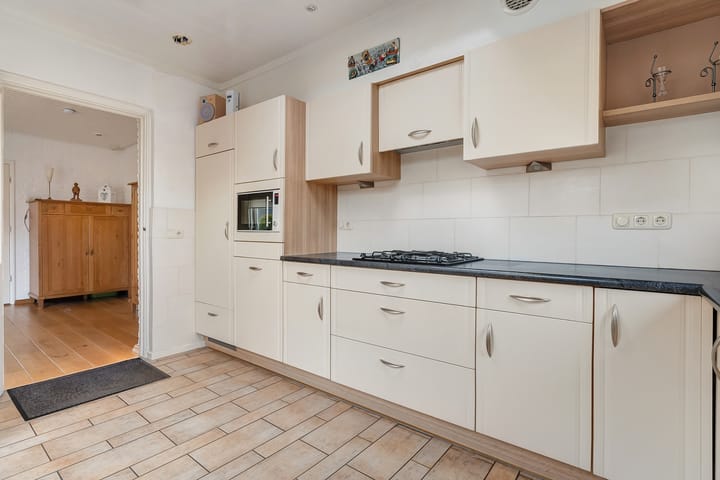 Foto 18 van Helmichstraat 12