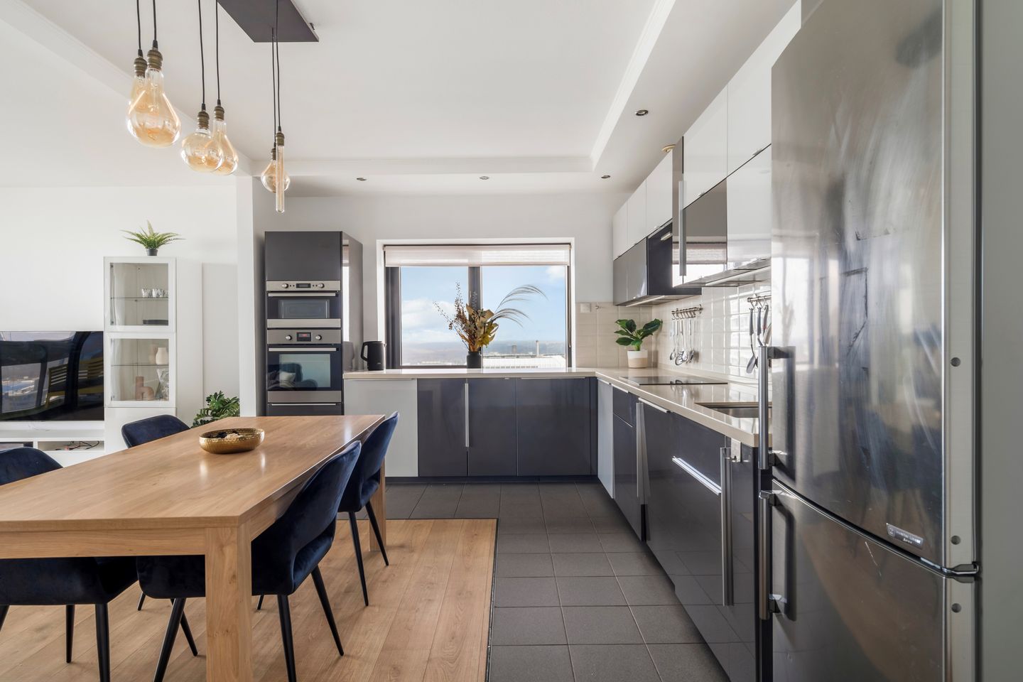 Foto 10 van Anna van Buerenplein 137