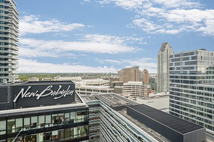 Foto 13 van Anna van Buerenplein 137