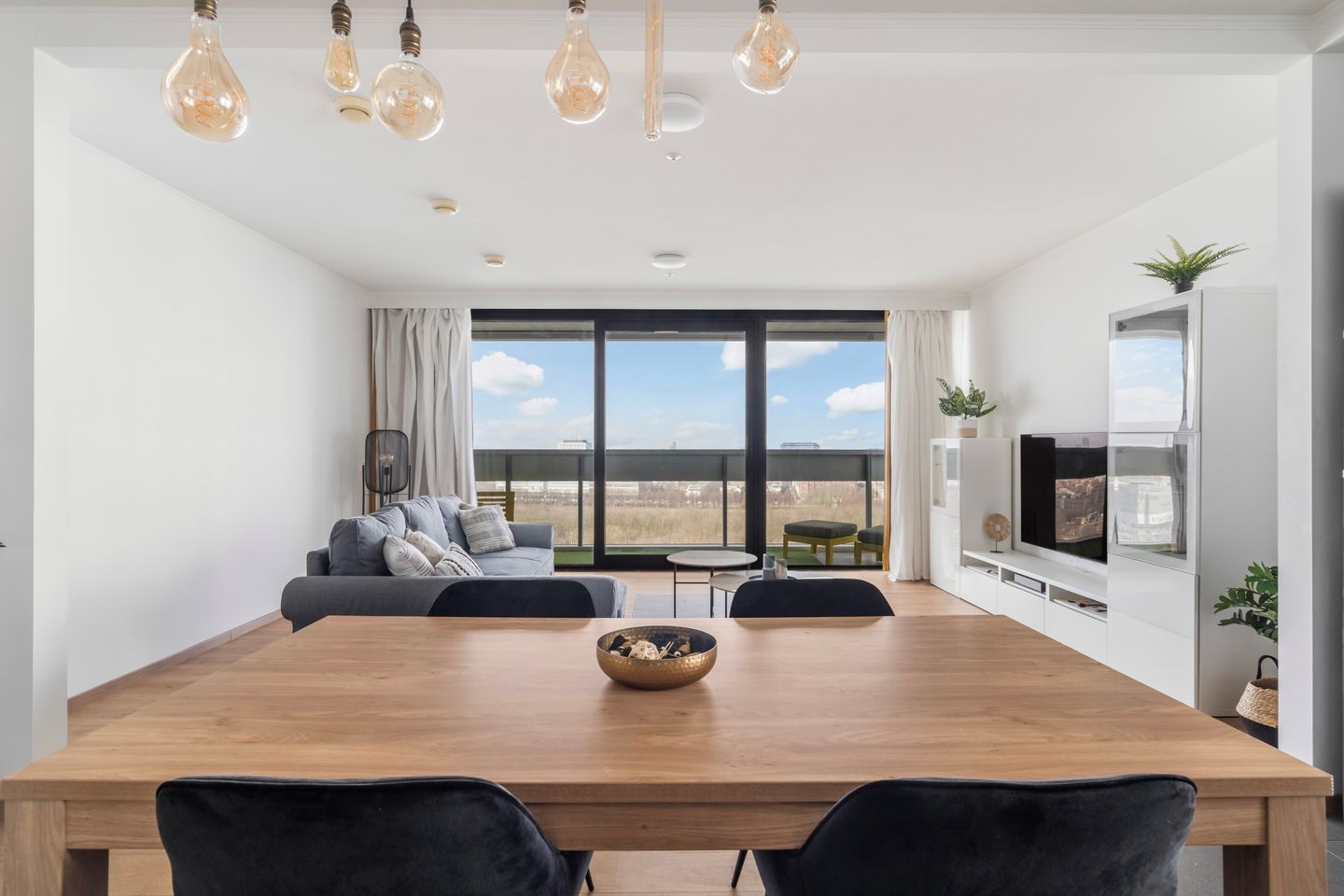 Foto 14 van Anna van Buerenplein 137