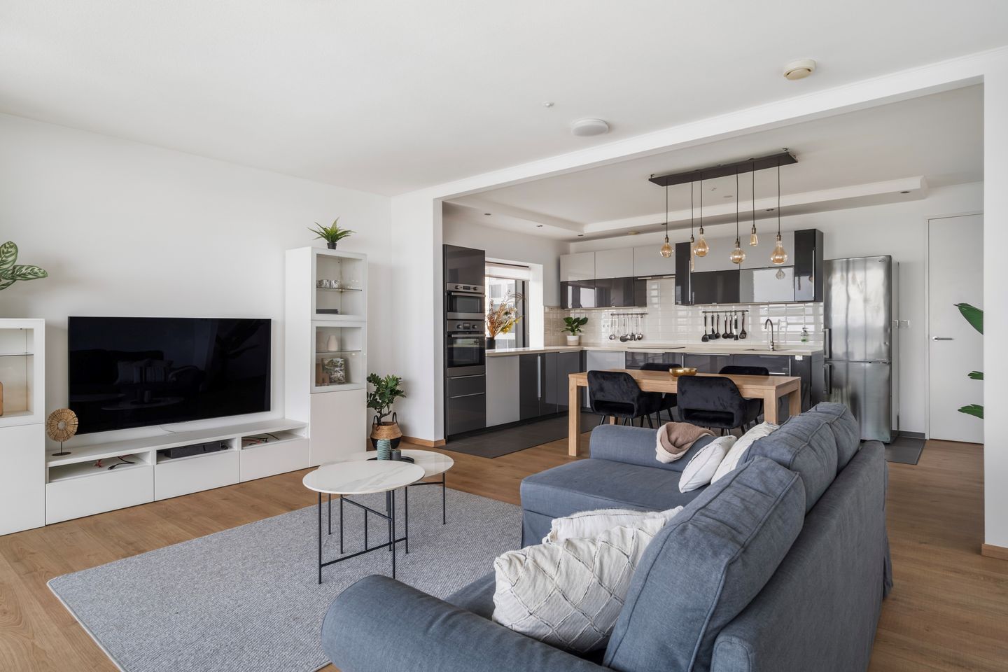 Foto 19 van Anna van Buerenplein 137