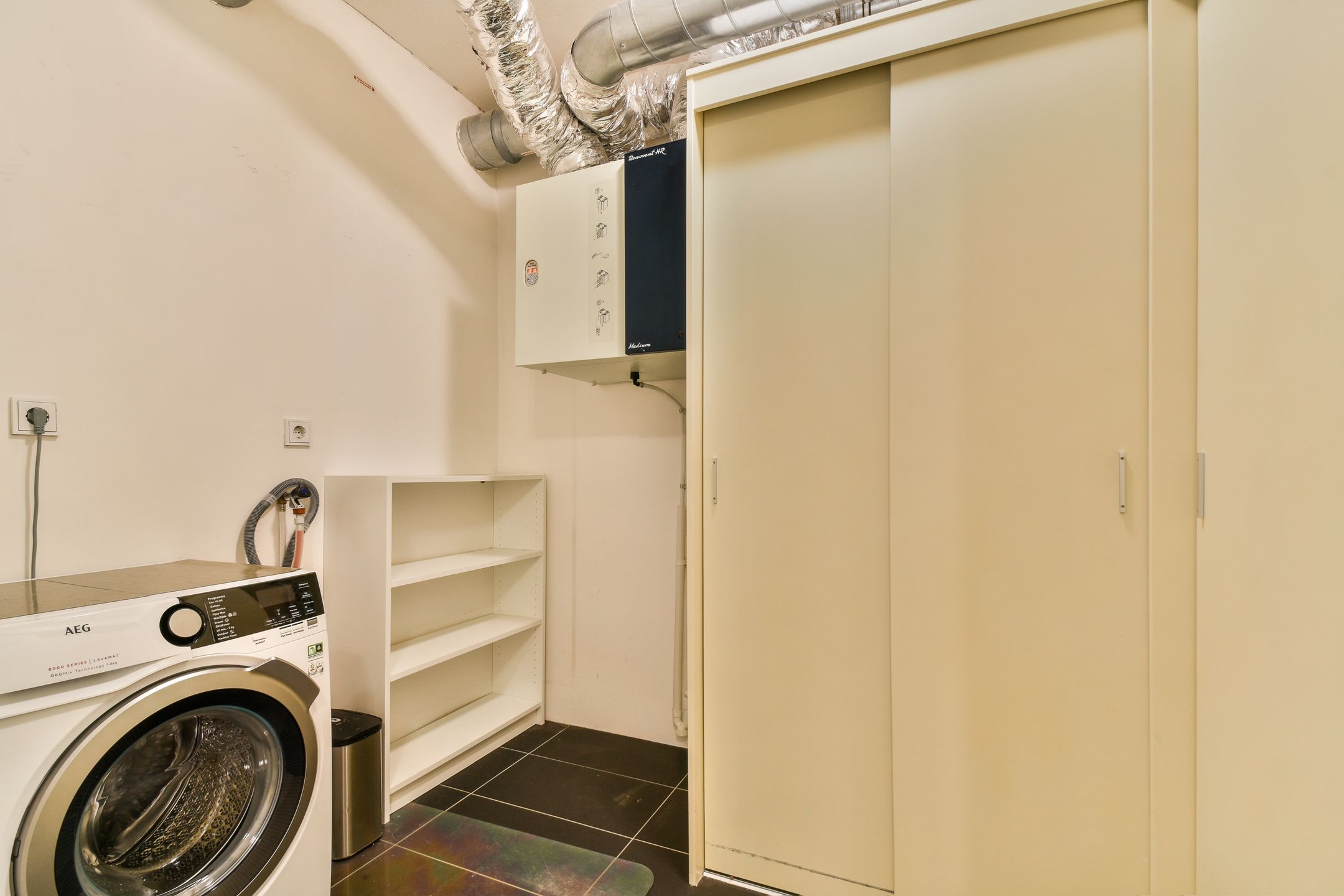 Foto 36 van Anna van Buerenplein 137