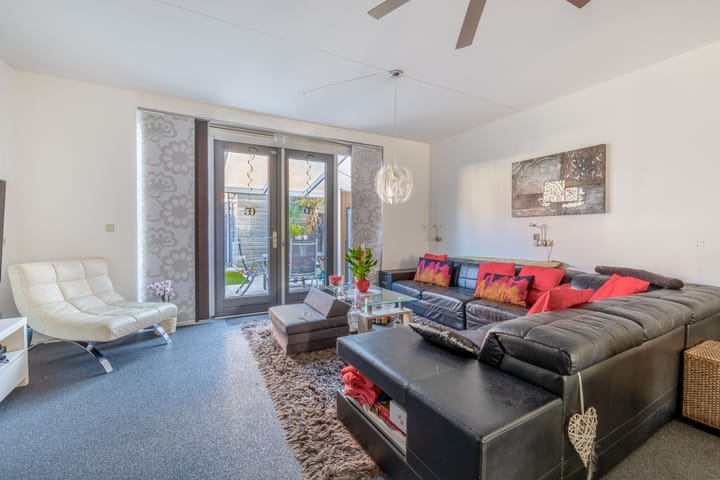 Photo 13 of Charactostraat 55