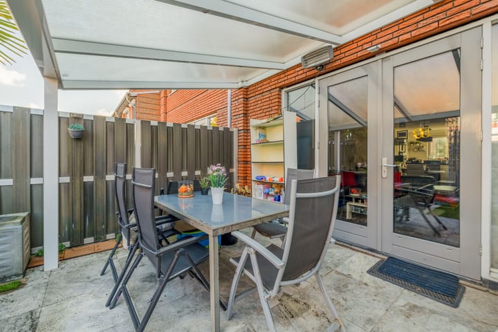 Photo 24 of Charactostraat 55