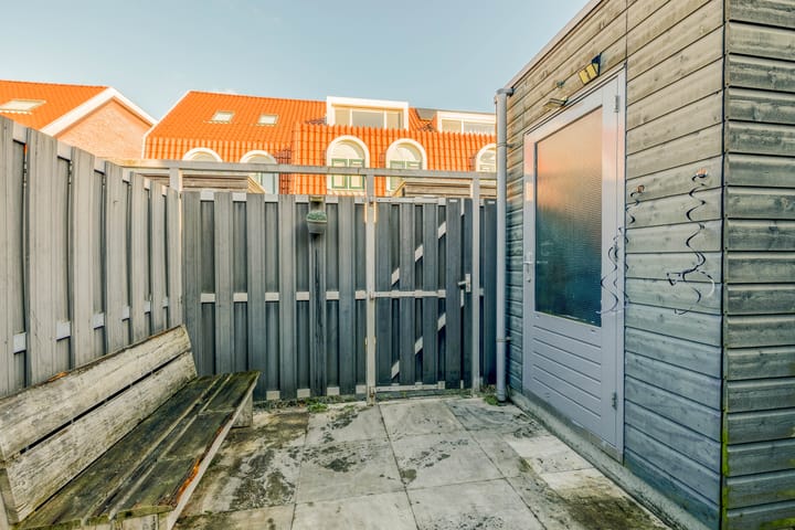 Photo 28 of Charactostraat 55