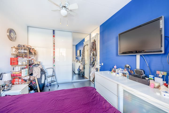 Photo 32 of Charactostraat 55